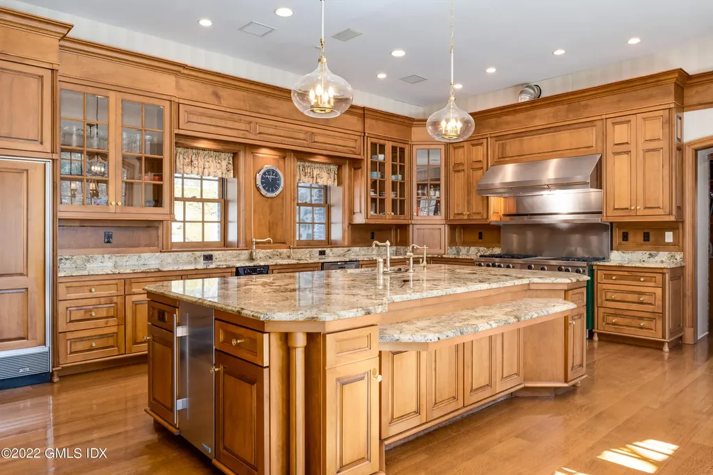 17 Hemlock Drive Greenwich CT 06831