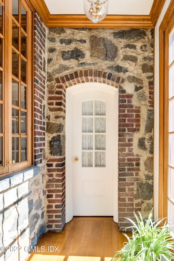 17 Hemlock Drive Greenwich CT 06831