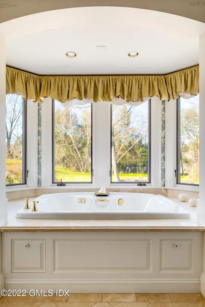 17 Hemlock Drive Greenwich CT 06831
