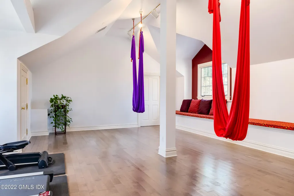 17 Hemlock Drive Greenwich CT 06831