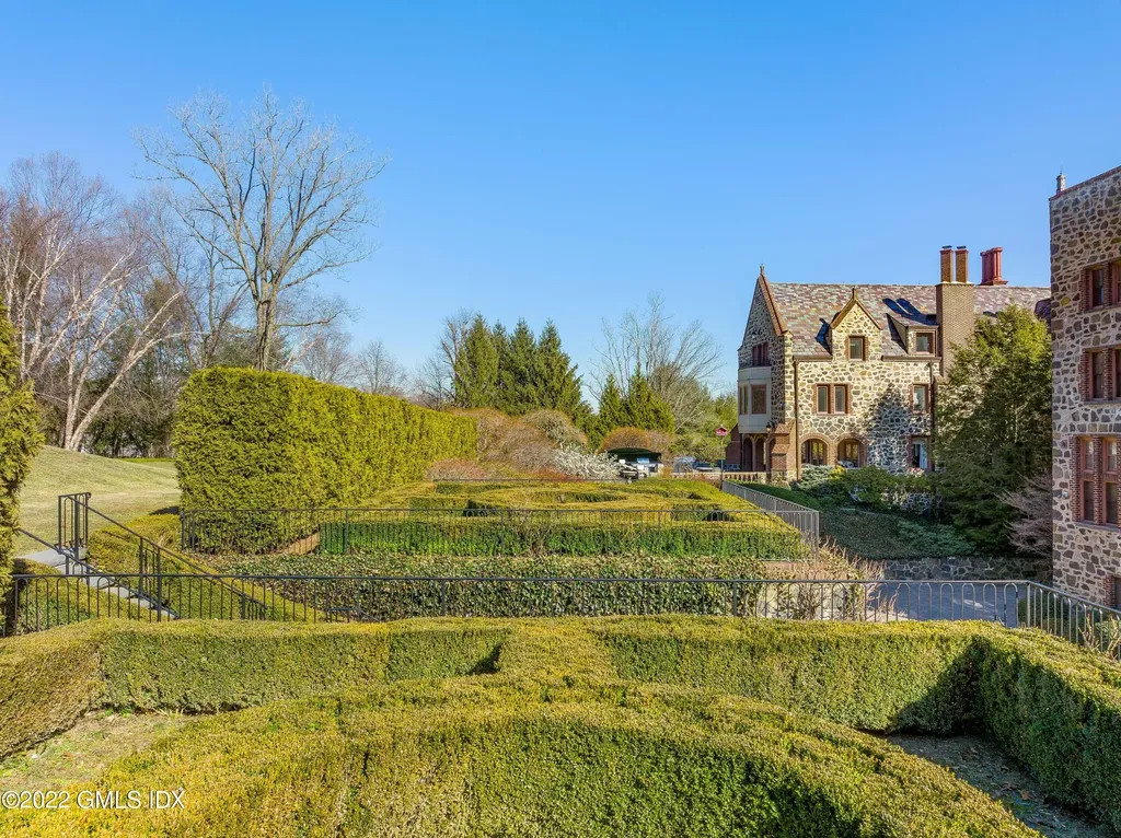 17 Hemlock Drive Greenwich CT 06831