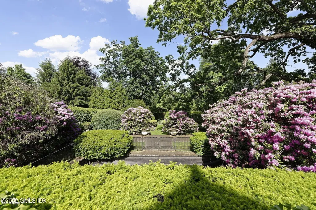 17 Hemlock Drive Greenwich CT 06831