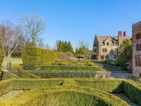 17 Hemlock Drive Greenwich CT 06831