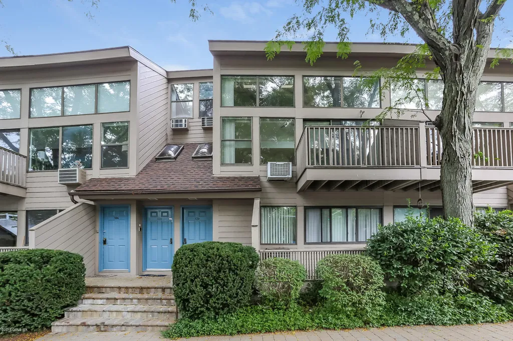 1465 E Putnam Avenue Old Greenwich CT 06870