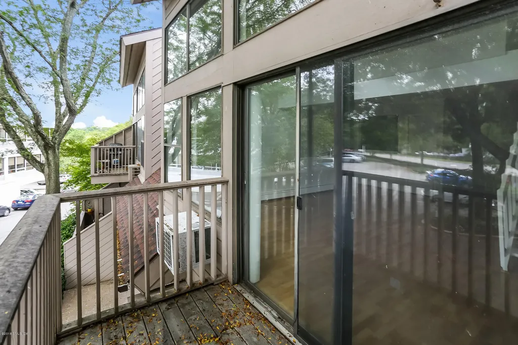 1465 E Putnam Avenue Old Greenwich CT 06870