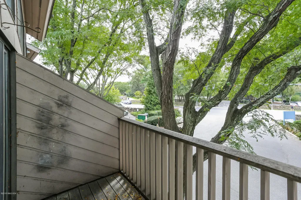 1465 E Putnam Avenue Old Greenwich CT 06870