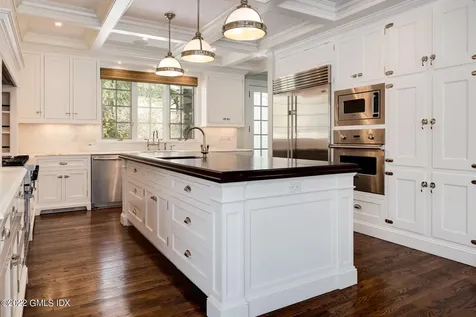 8 Dewart Road Greenwich CT 06830