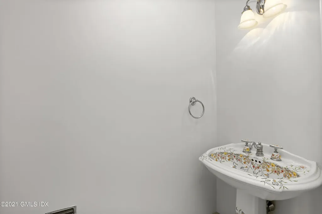 59 Stirrup Lane Riverside CT 06878