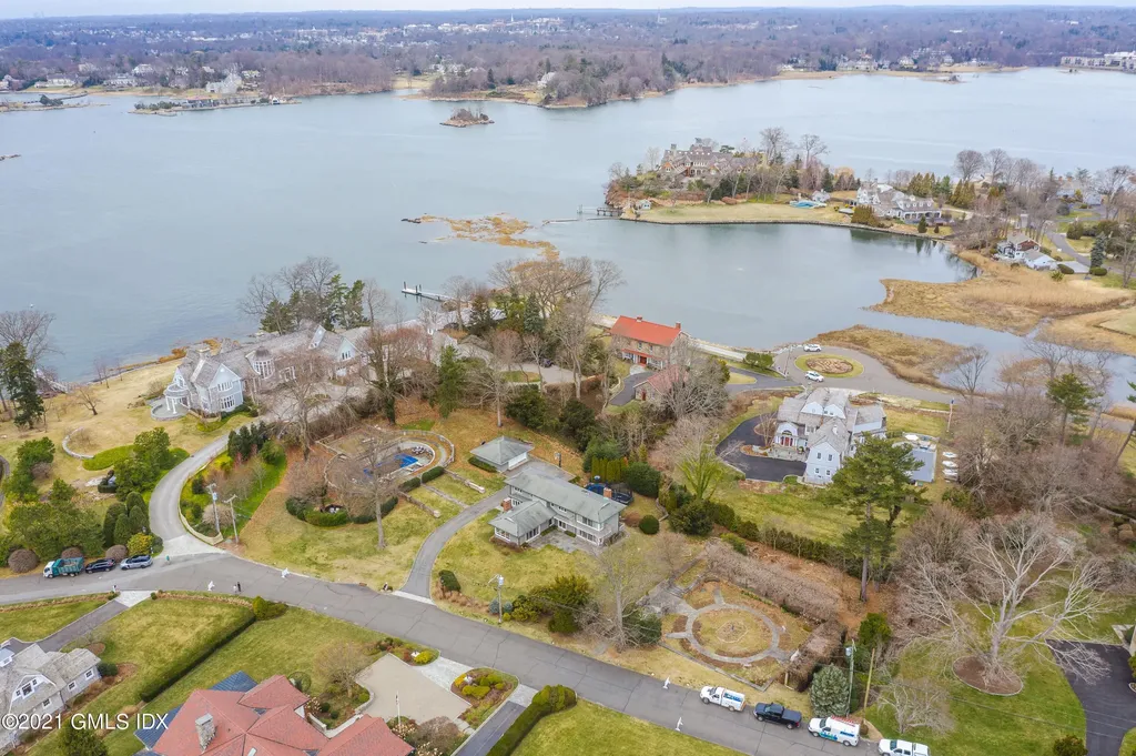 15 Pilot Rock Lane Riverside CT 06878