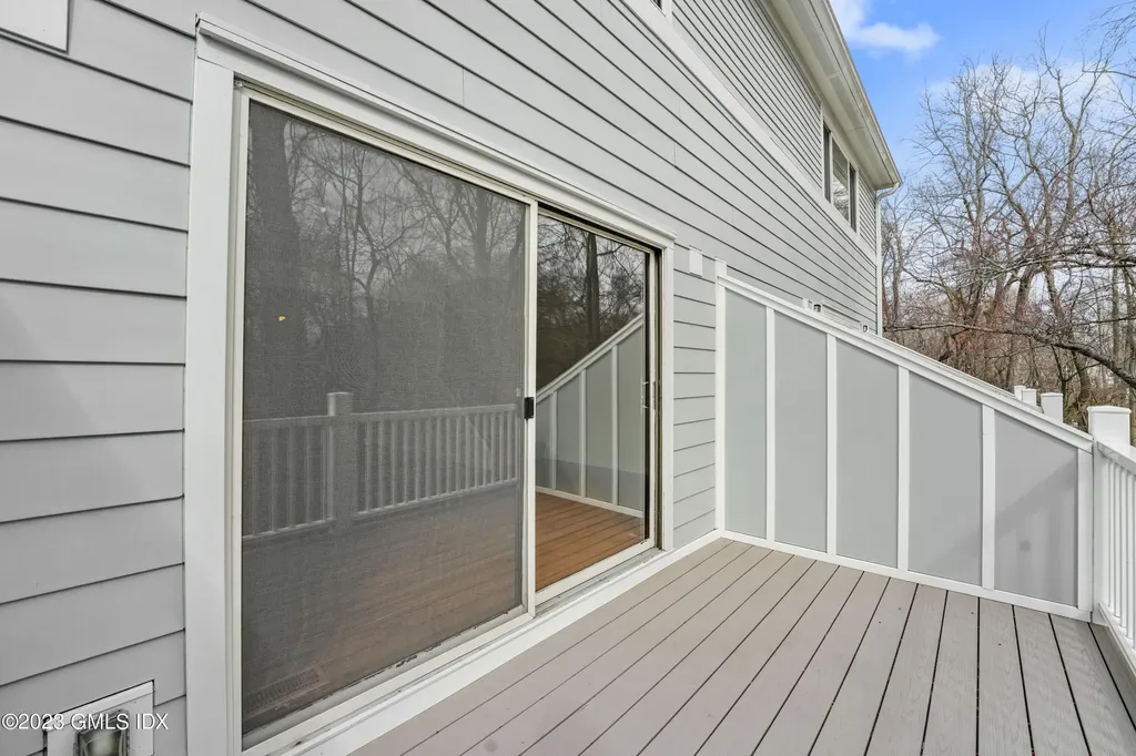 76 Silo Circle Riverside CT 06878