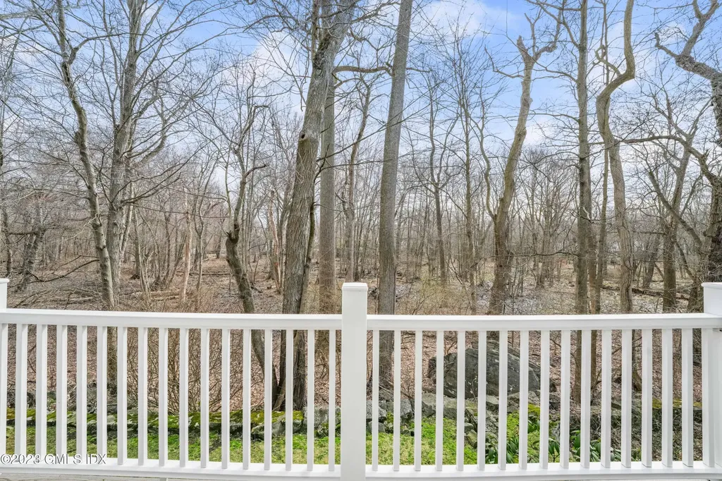 76 Silo Circle Riverside CT 06878