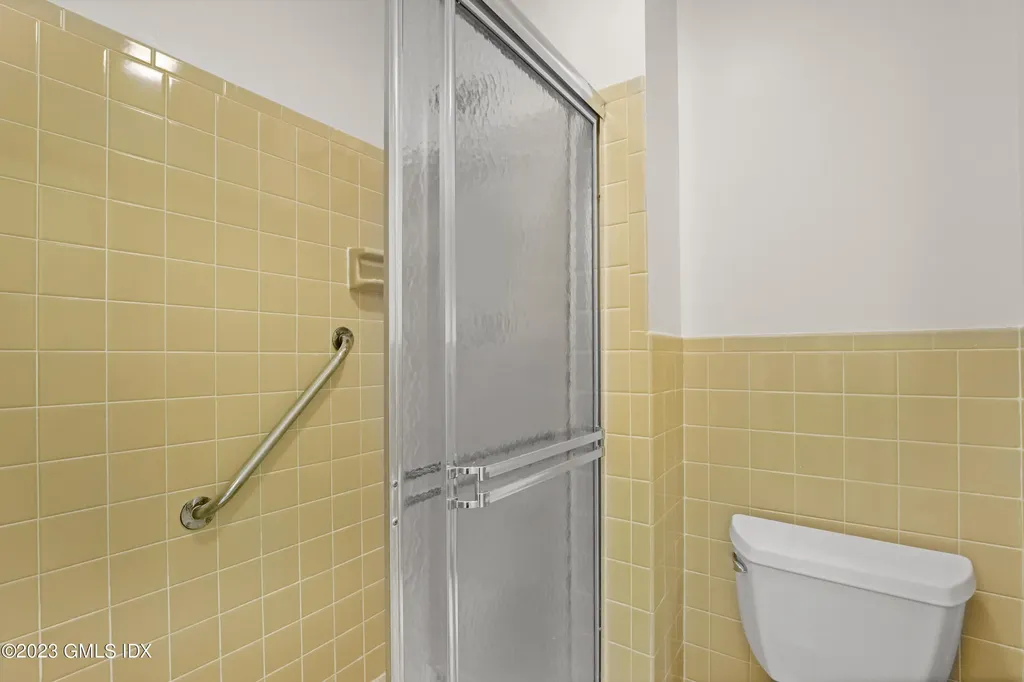 76 Silo Circle Riverside CT 06878