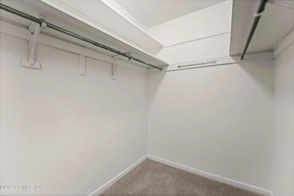 76 Silo Circle Riverside CT 06878