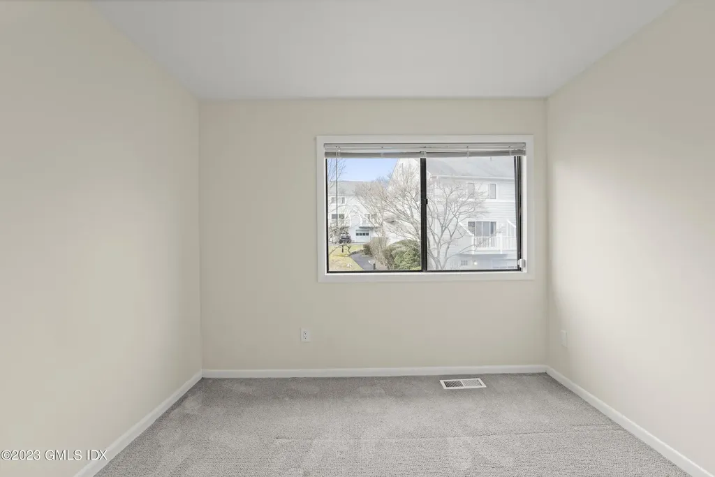 76 Silo Circle Riverside CT 06878