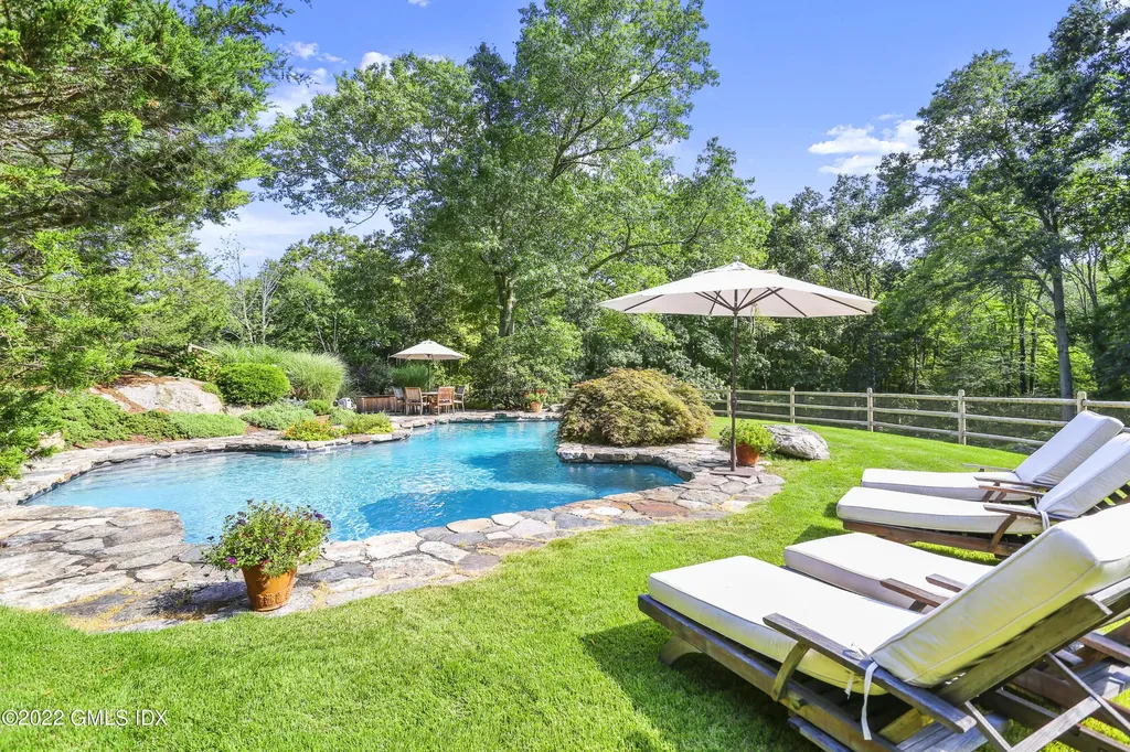 23 Carrington Drive Greenwich CT 06831