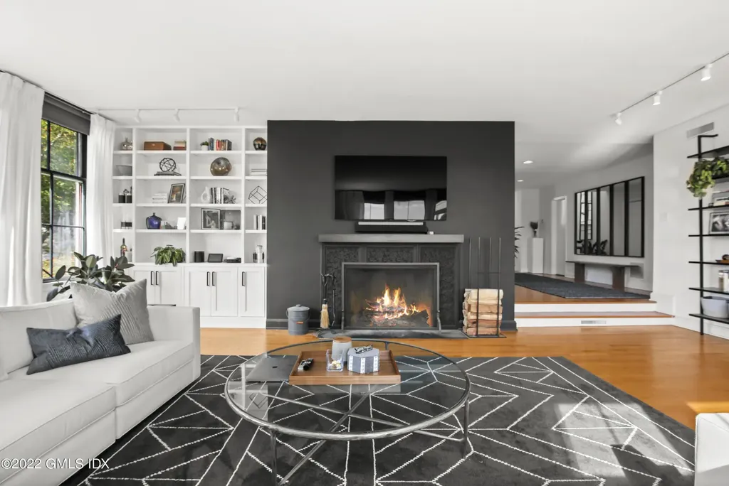 23 Carrington Drive Greenwich CT 06831