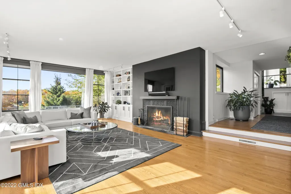 23 Carrington Drive Greenwich CT 06831