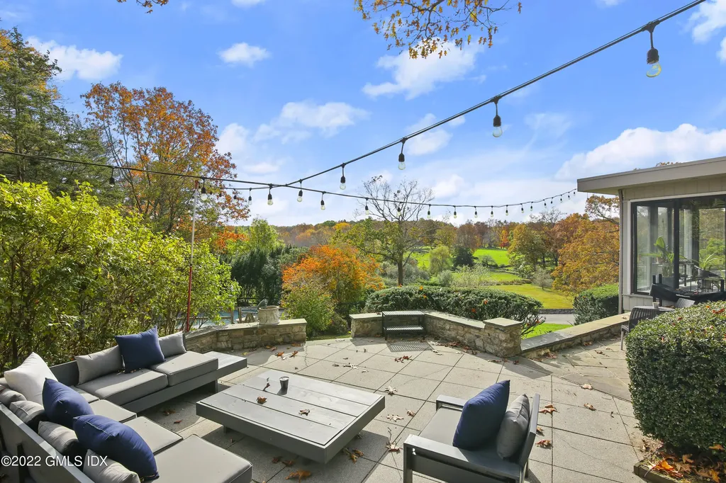 23 Carrington Drive Greenwich CT 06831
