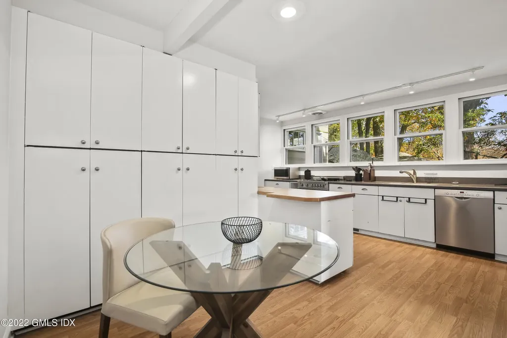23 Carrington Drive Greenwich CT 06831