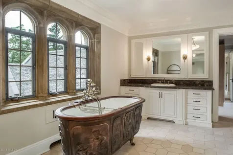15 Reynwood Manor Greenwich CT 06831