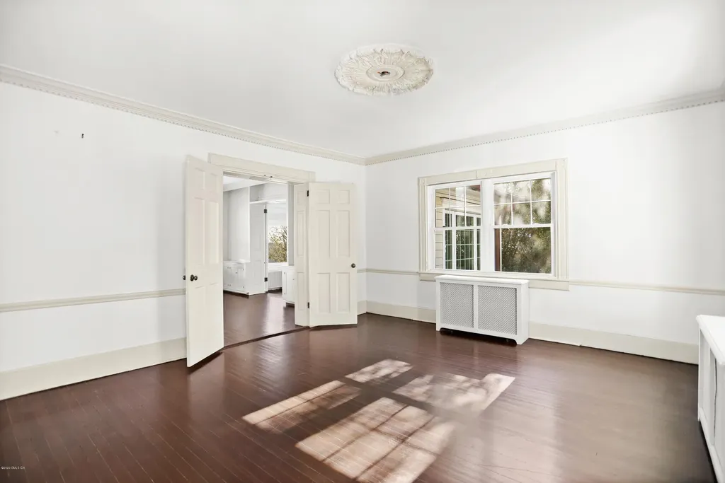 10 Lighthouse Lane Old Greenwich CT 06870