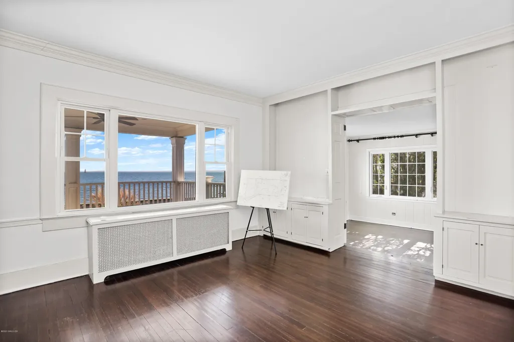 10 Lighthouse Lane Old Greenwich CT 06870