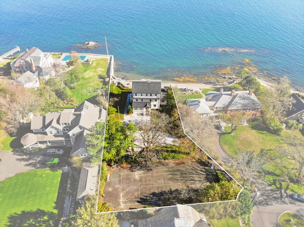 10 Lighthouse Lane Old Greenwich CT 06870