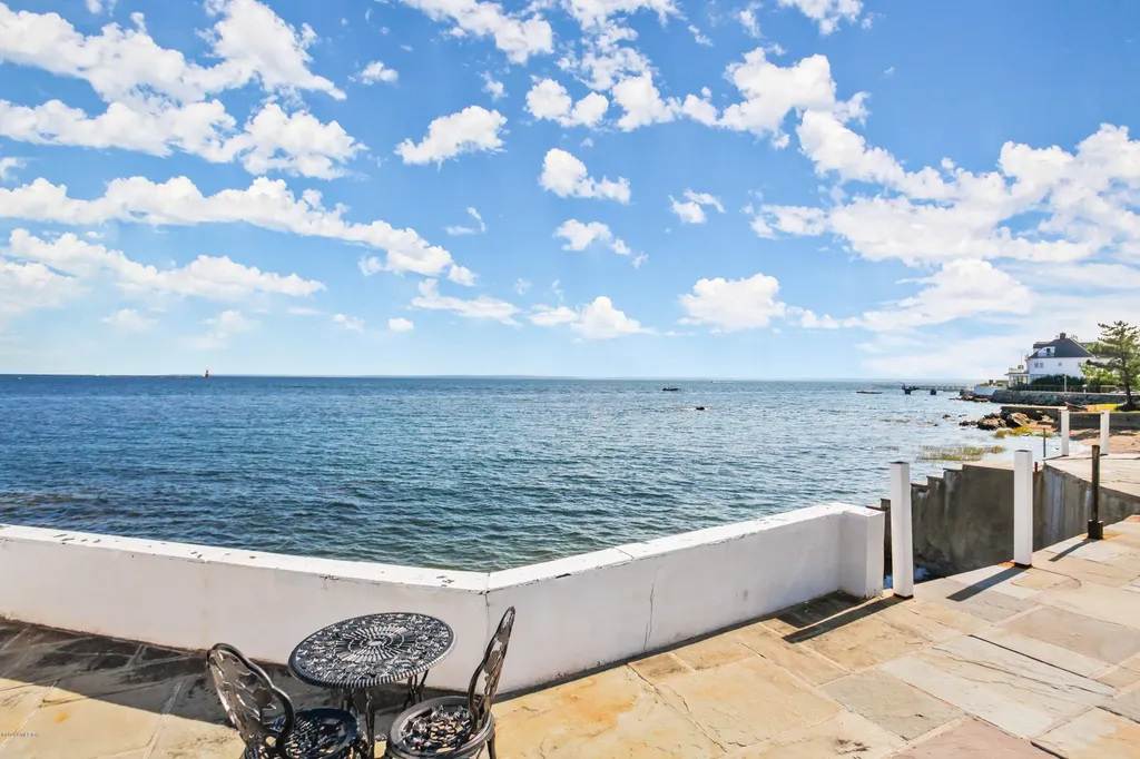 10 Lighthouse Lane Old Greenwich CT 06870