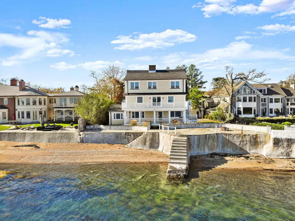 10 Lighthouse Lane Old Greenwich CT 06870