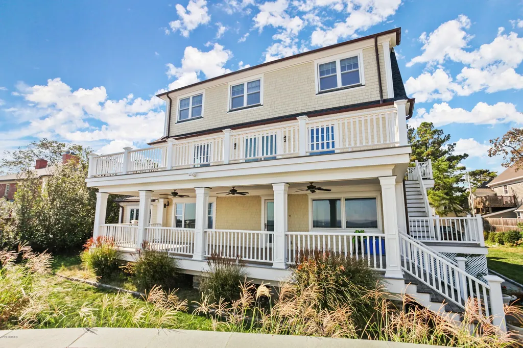 10 Lighthouse Lane Old Greenwich CT 06870