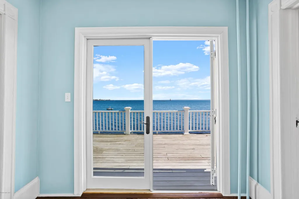 10 Lighthouse Lane Old Greenwich CT 06870