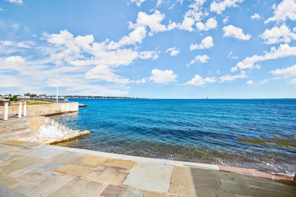 10 Lighthouse Lane Old Greenwich CT 06870