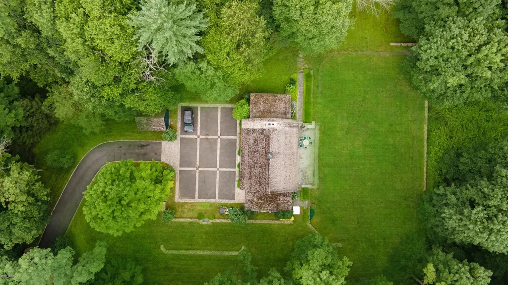 2 Conyers Farm Drive Greenwich CT 06831