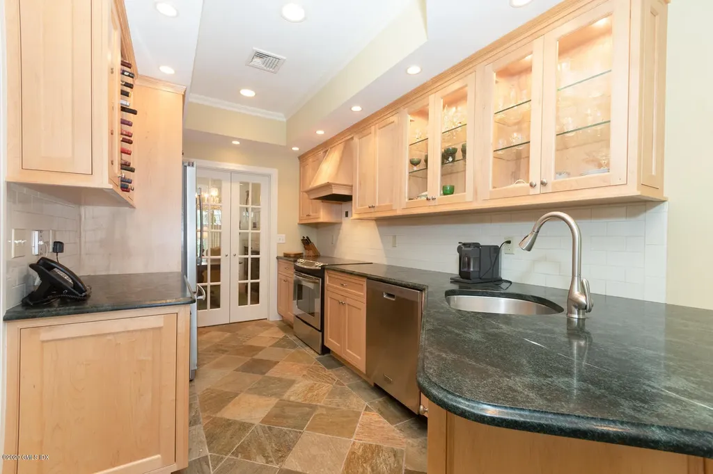 333 Palmer Hill Road Riverside CT 06878