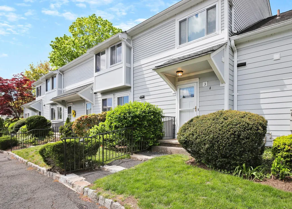 3 Whiffletree Way Riverside CT 06878