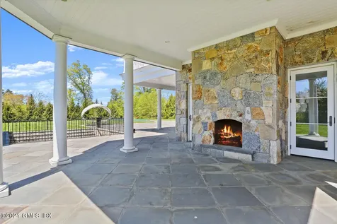 32 Meadowcroft Lane Greenwich CT 06830