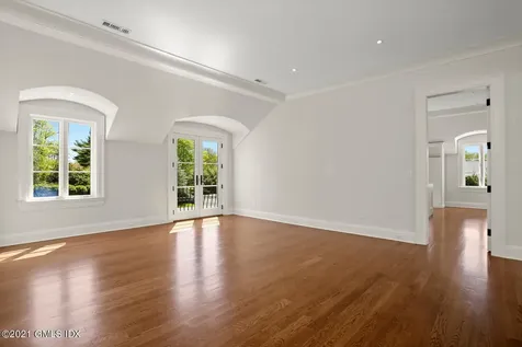 32 Meadowcroft Lane Greenwich CT 06830