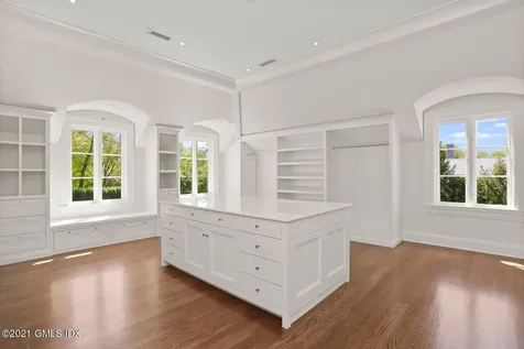32 Meadowcroft Lane Greenwich CT 06830