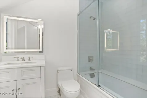 32 Meadowcroft Lane Greenwich CT 06830