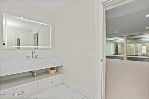 32 Meadowcroft Lane Greenwich CT 06830
