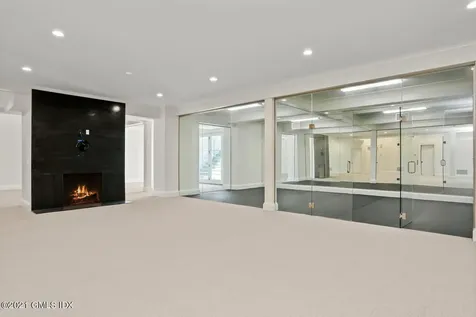 32 Meadowcroft Lane Greenwich CT 06830