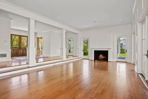 32 Meadowcroft Lane Greenwich CT 06830