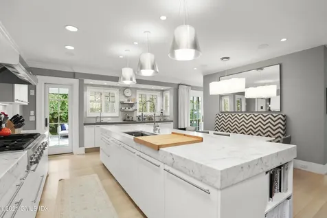 4 Fairgreen Lane Old Greenwich CT 06870