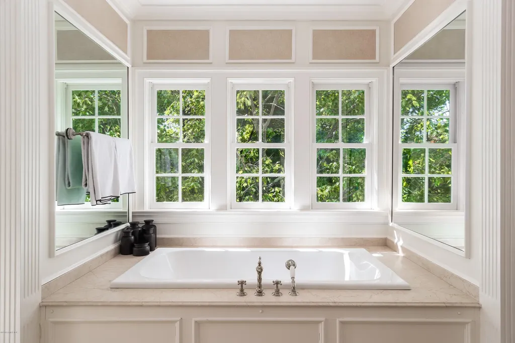 7 Hawkwood Lane Greenwich CT 06830