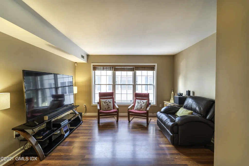 19 Lindale Street Stamford CT 06902