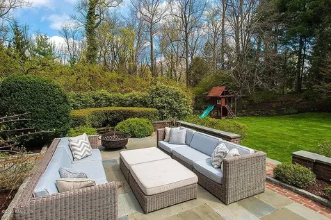 27 Midwood Road Greenwich CT 06830