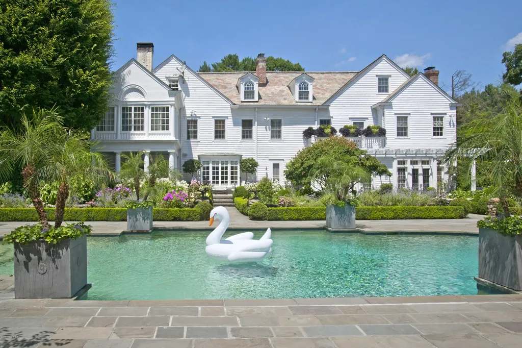 205 Round Hill Road Greenwich CT 06831