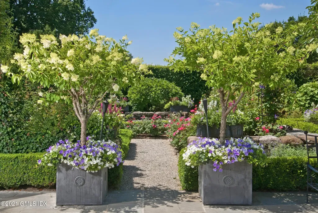 205 Round Hill Road Greenwich CT 06831