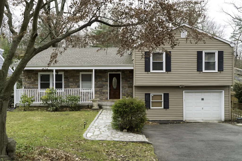 85 Laddins Rock Road Old Greenwich CT 06870