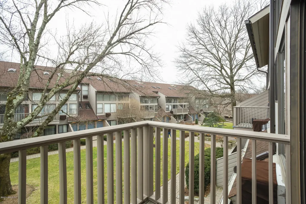 1465 E Putnam Avenue Old Greenwich CT 06870